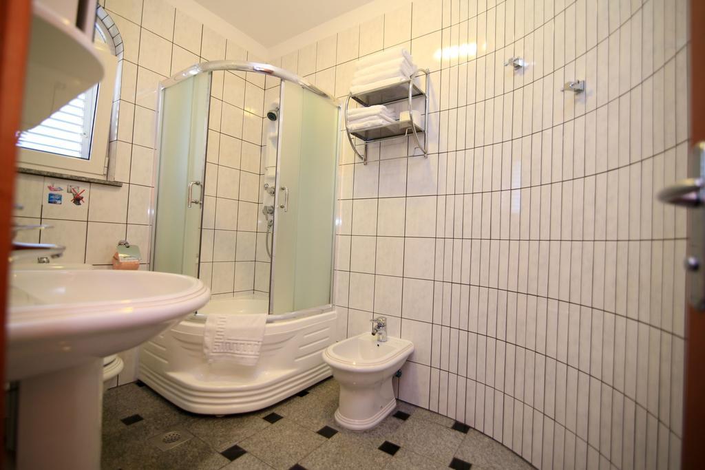 Apartments Sulekic Sveti Filip i Jakov Buitenkant foto